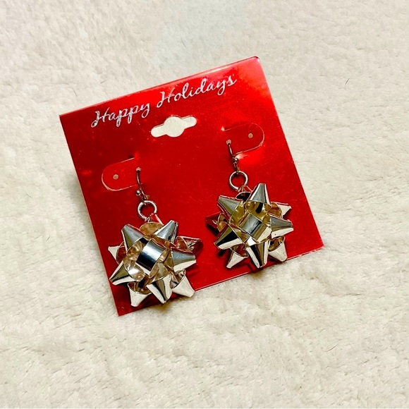 Christmas Gift Bow Drop Earrings Silver-Toned Dangle Holiday Costume Jewelry NWT - Picture 1 of 3